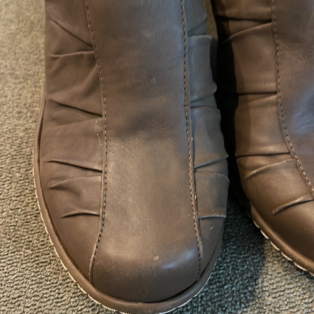 Sofft Leather Slip-on Clogs Mules Size 7 light brown shoes (TD) - Picture 2 of 9